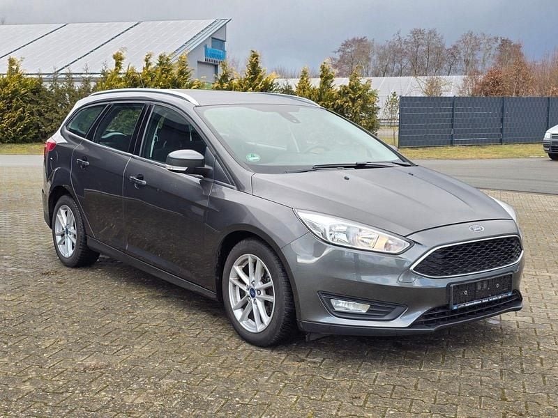 Gebraucht Ford Focus Business Edition 125 PS (91 kW) 2017 Grau Kombi