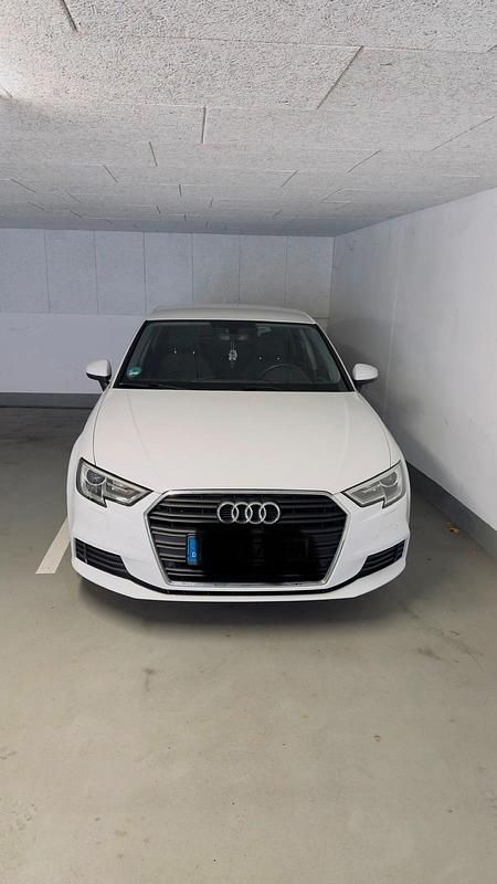 Gebraucht Audi A3 Sportback 115 PS (84 kW) 2017 Weiß Kleinwagen