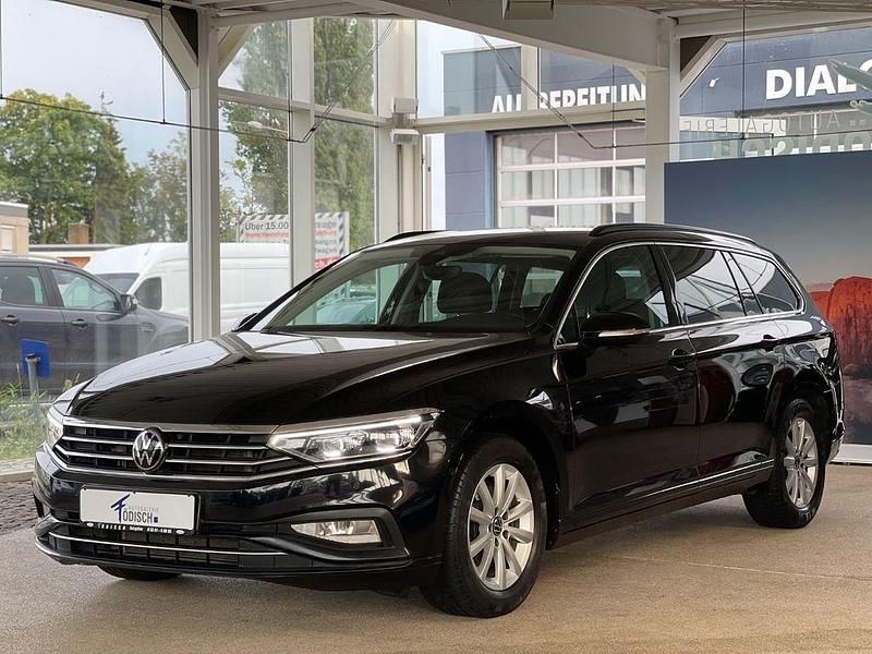 Schwarz Gebraucht 2022 VW Passat Business Limousine | 17.970 € (Guter Preis) - Bild 1/4