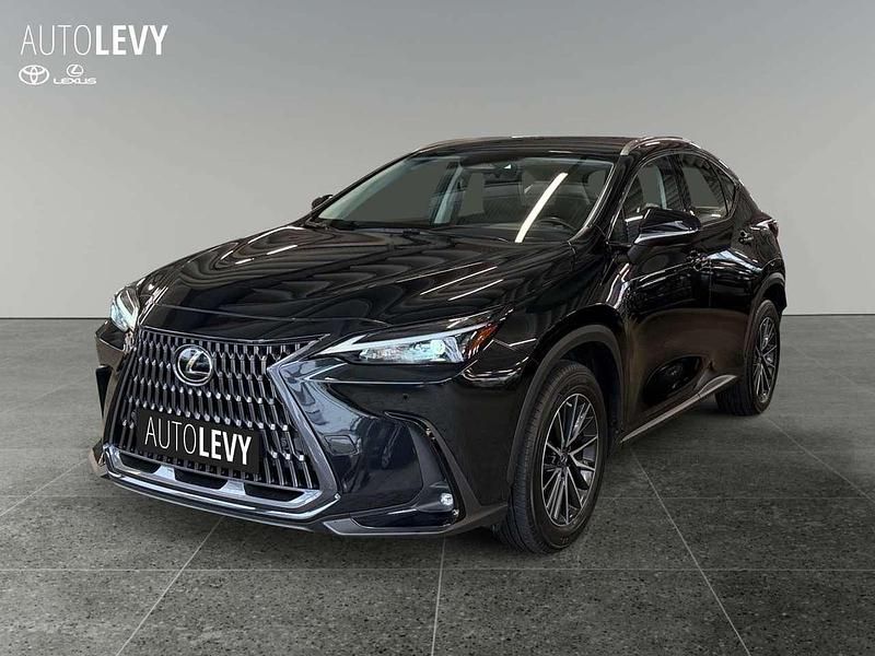 Gebraucht Lexus NX350h 243 PS (178 kW) 2023 Black metallic SUV