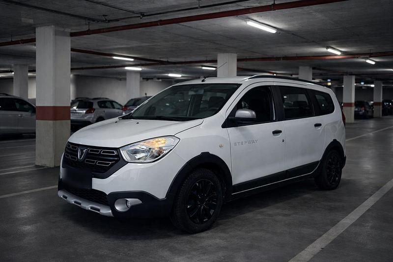 Gebraucht Dacia Lodgy Stepway 115 PS (84 kW) 2017 Weiß Van / Kleinbus