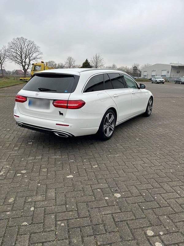Gebraucht Mercedes E220 194 PS (142 kW) 2017 Weiß Kombi