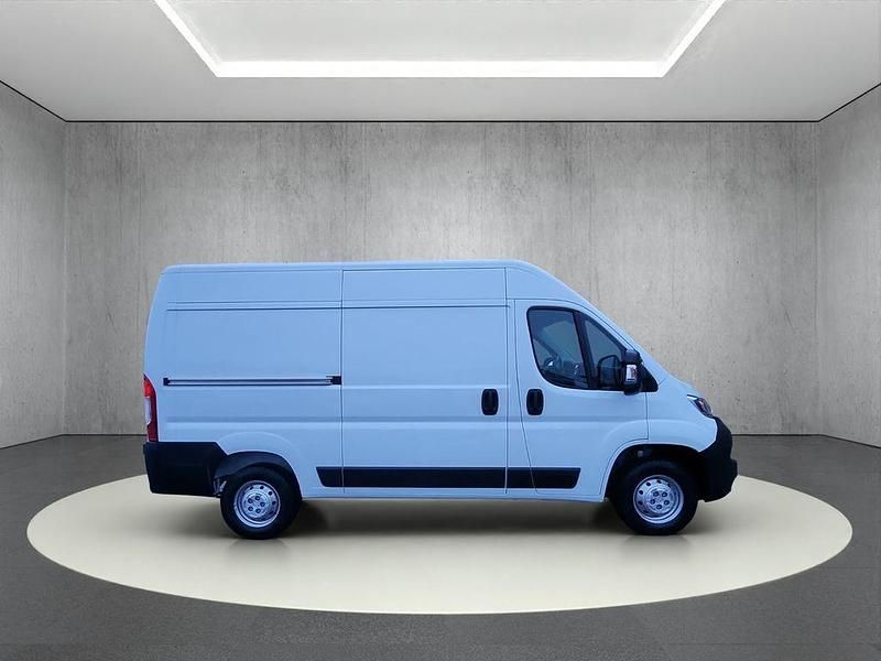 Gebraucht Opel Movano 165 PS (121 kW) 2023 Weiß Van