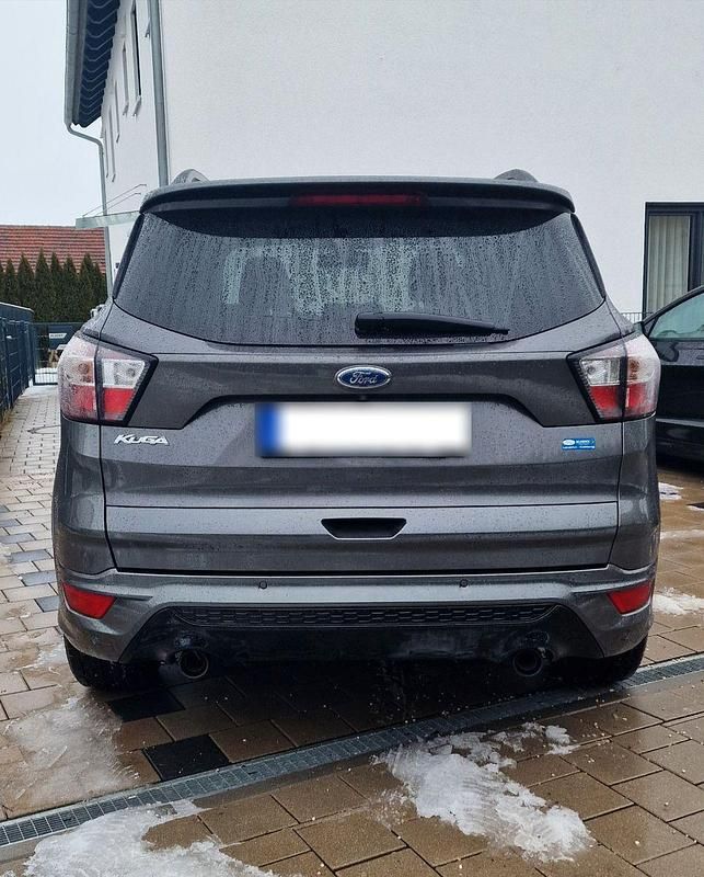 Gebraucht Ford Kuga ST-Line 179 PS (131 kW) 2018 Grau SUV