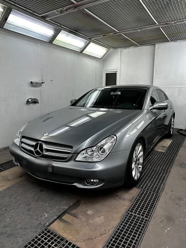 Grau Gebraucht 2010 Mercedes CLS350 Coupé | 10.000 € (Superpreis) - Bild 1/4