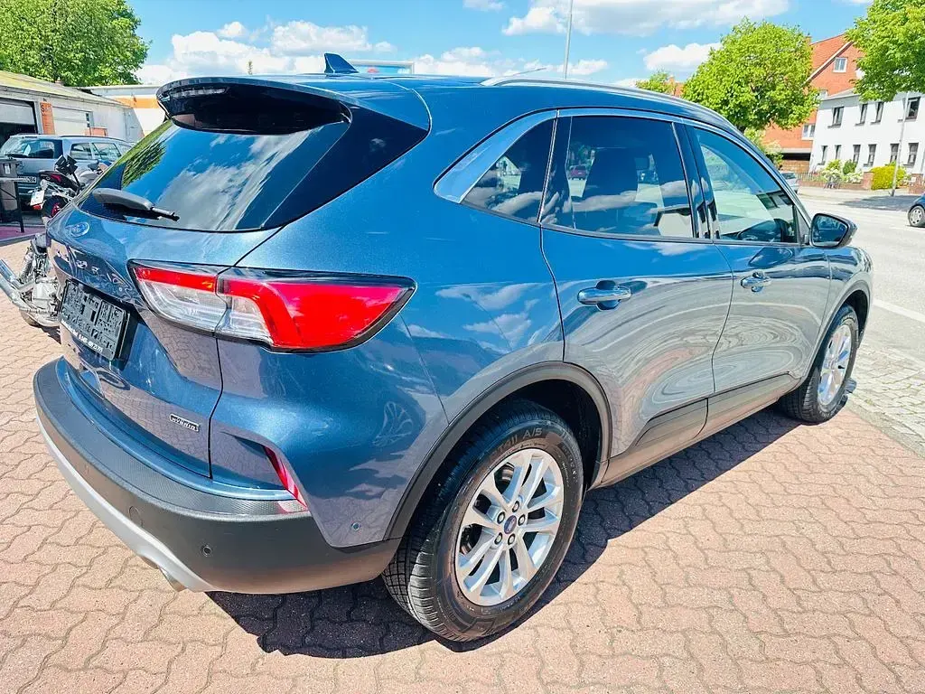 Second-hand Ford Kuga Titanium 152 CP (111 kW) 2022 Albastru SUV