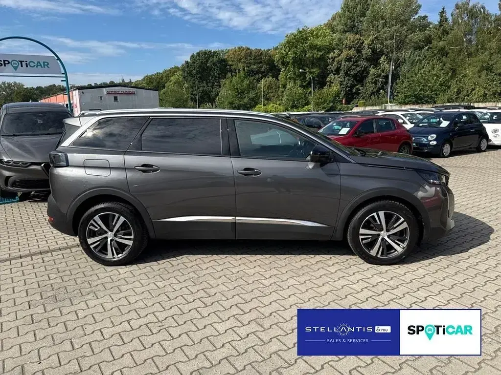 Gebraucht Peugeot 5008 Allure 131 PS (96 kW) 2024 Grau SUV