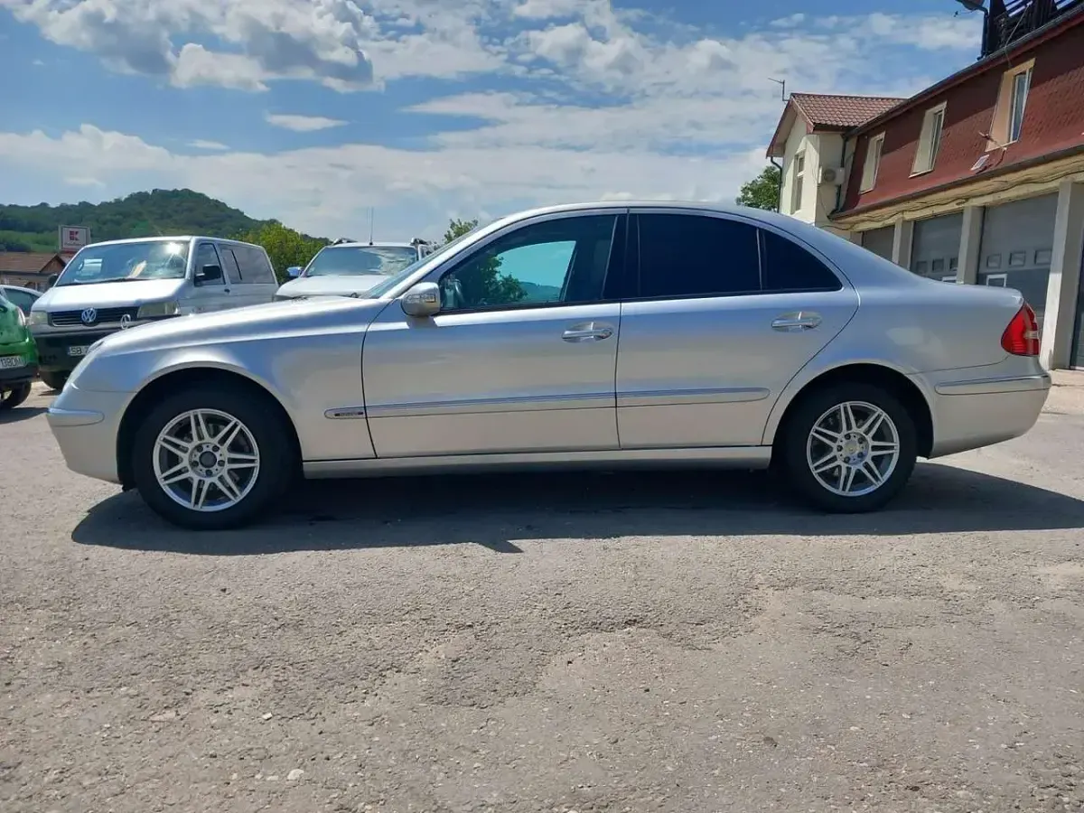 Gebraucht Mercedes E320 204 PS (150 kW) 2004 Silber