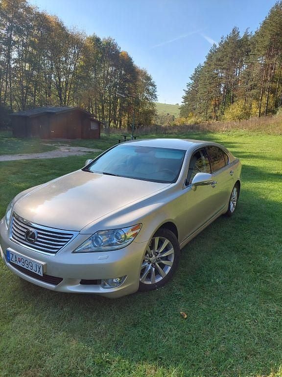 Beige Gebraucht 2010 Lexus LS460 Limousine | 10.900 € - Bild 1/4