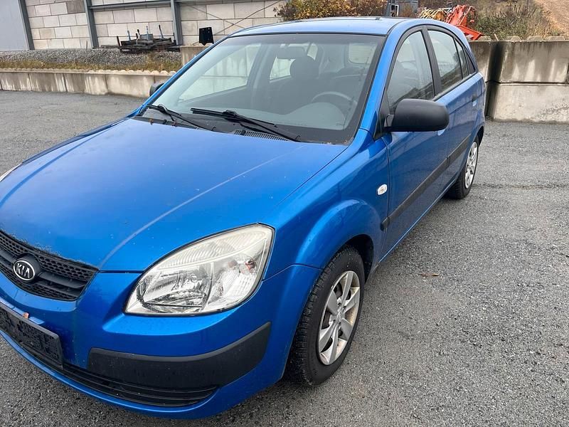 Blau Gebraucht 2009 Kia Rio Kleinwagen | 700 € (Superpreis) - Bild 1/4