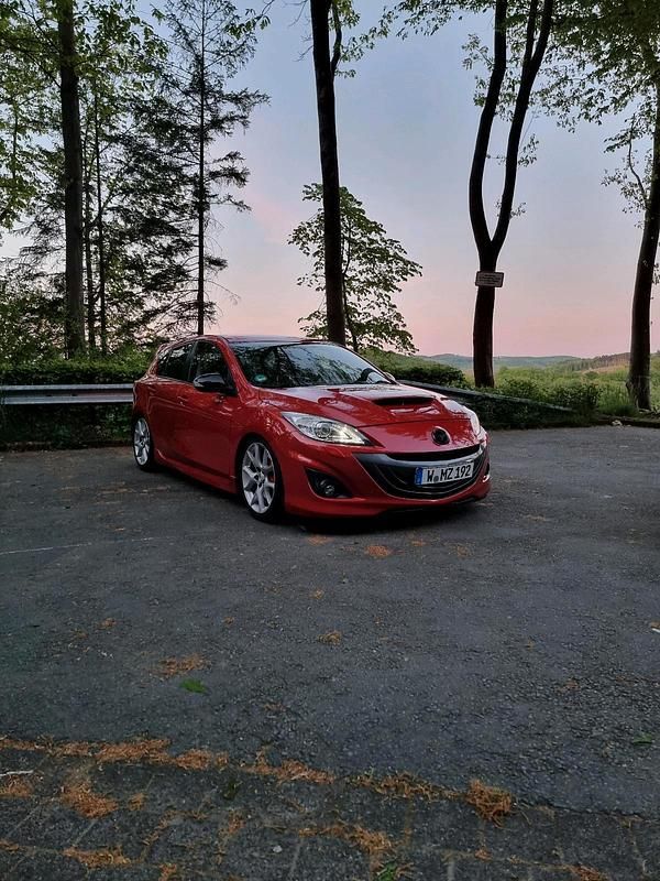 Rot Gebraucht 2011 Mazda 3 Kombi | 16.999 € (Teuer) - Bild 1/4