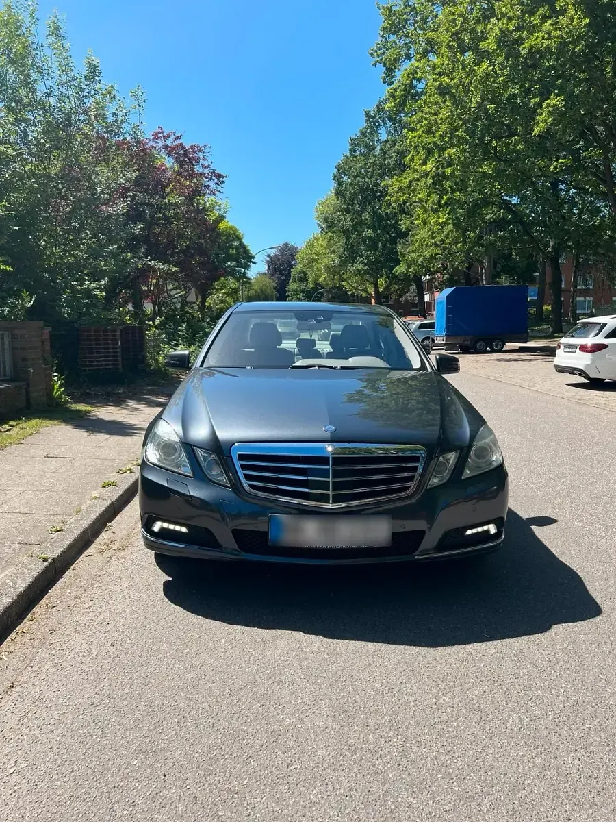 Gebraucht Mercedes E350 Elegance 292 PS (214 kW) 2010 Grau Limousine