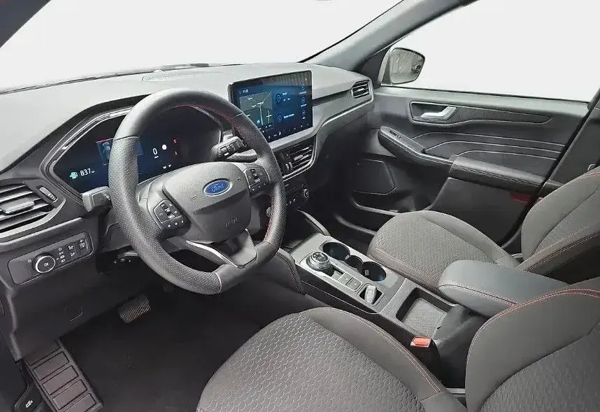 Usado Ford Kuga ST-Line 186 HP (136 kW) 2025 Preto SUV