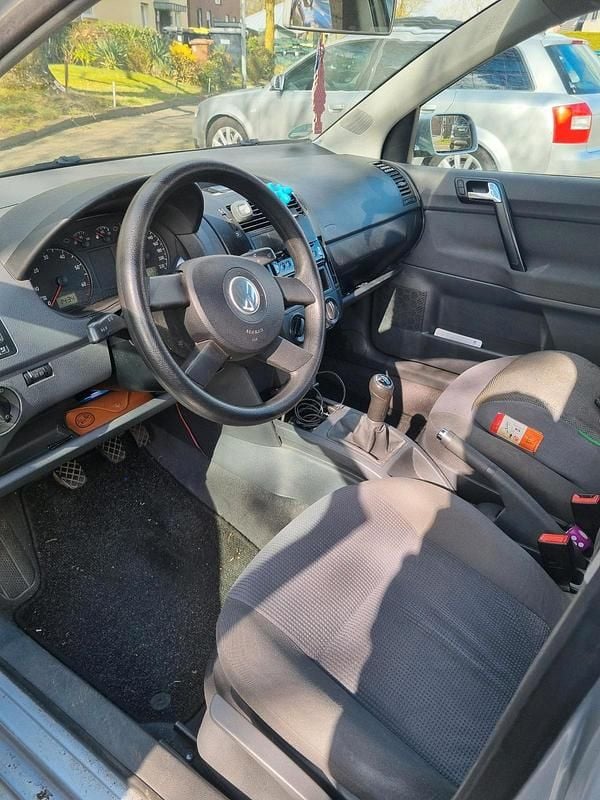 Gebraucht VW Polo 75 PS (55 kW) 2003 Grau Kleinwagen