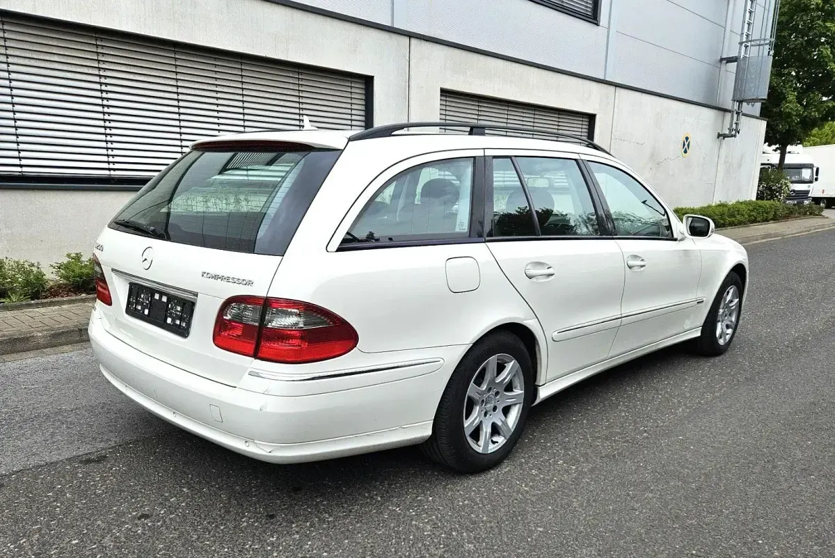 Second-hand Mercedes E200 184 CP (135 kW) 2008 Alb Break