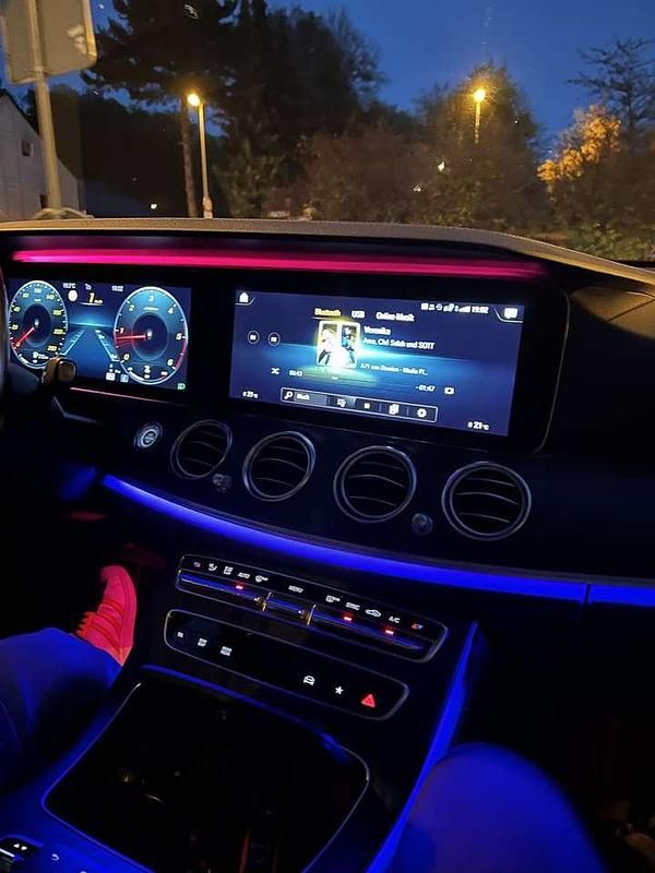 Gebraucht 2020 Mercedes E220 AMG line Kombi | 33.750 € - Bild 1/4