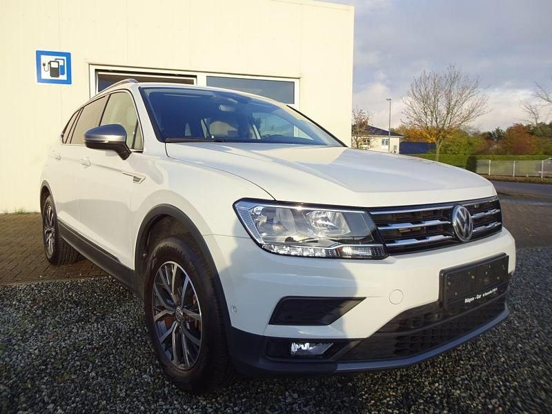 Weiß Gebraucht 2020 VW Tiguan Allspace Comfortline SUV | 20.990 € (Guter Preis) - Bild 1/4