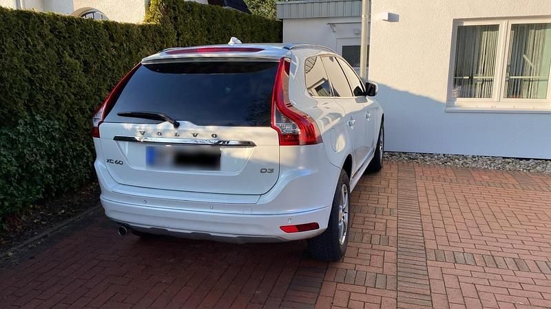 Gebraucht Volvo XC60 Summum 150 PS (110 kW) 2015 Weiß SUV