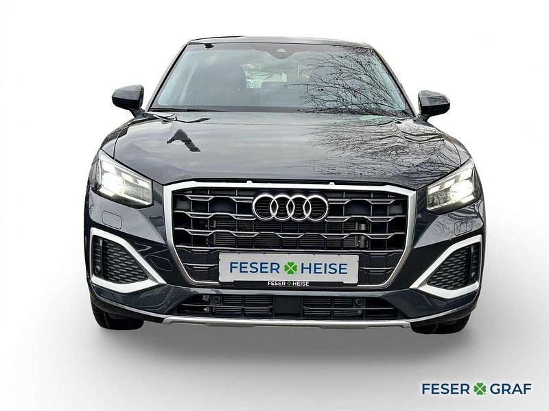 Neu Audi Q2 Advanced Plus 150 PS (110 kW) 2025 Manhattangrau metallic SUV