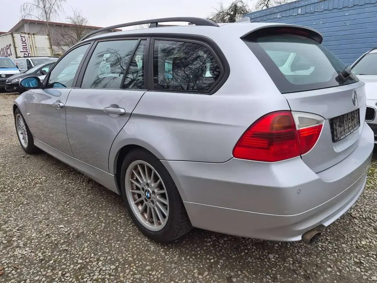 Gebraucht BMW 320 163 PS (119 kW) 2007 Titansilber metallic Kombi