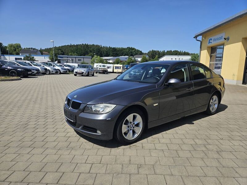 Grau Gebraucht 2005 BMW 320 Sport Line Limousine | 3.500 € (Guter Preis) - Bild 1/4