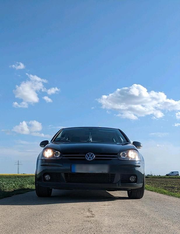 Blau Gebraucht 2008 VW Golf V Limousine | 1.111 € (Superpreis) - Bild 1/4
