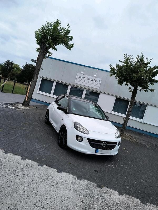 Weiß Gebraucht 2013 Opel Adam Edition Kleinwagen | 7.250 € - Bild 1/4