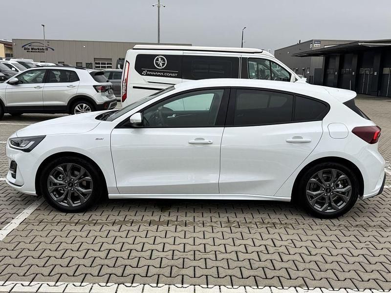Neu Ford Focus ST-Line 125 PS (91 kW) 2025 Frostweiß Limousine