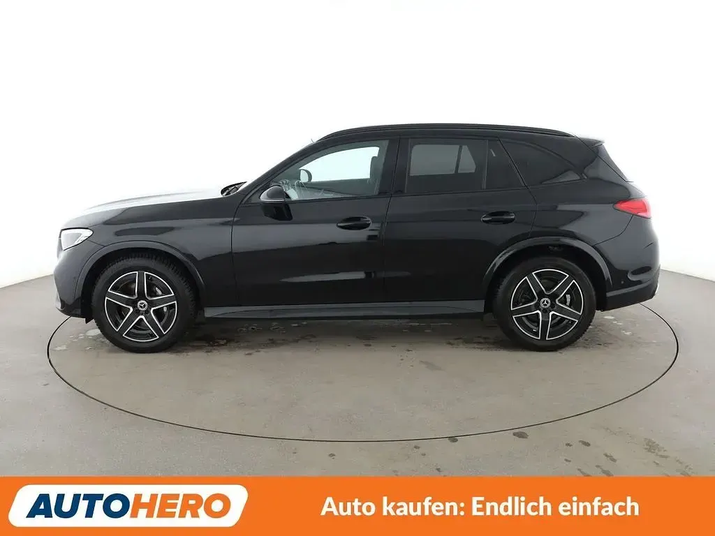 Gebraucht Mercedes GLC200 AMG line 204 PS (150 kW) 2023 Schwarz SUV