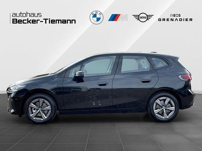 Gebraucht BMW 220 Active Tourer Efficient Dynamics 156 PS (114 kW) 2025 Saphirschwarz Van / Kleinbus