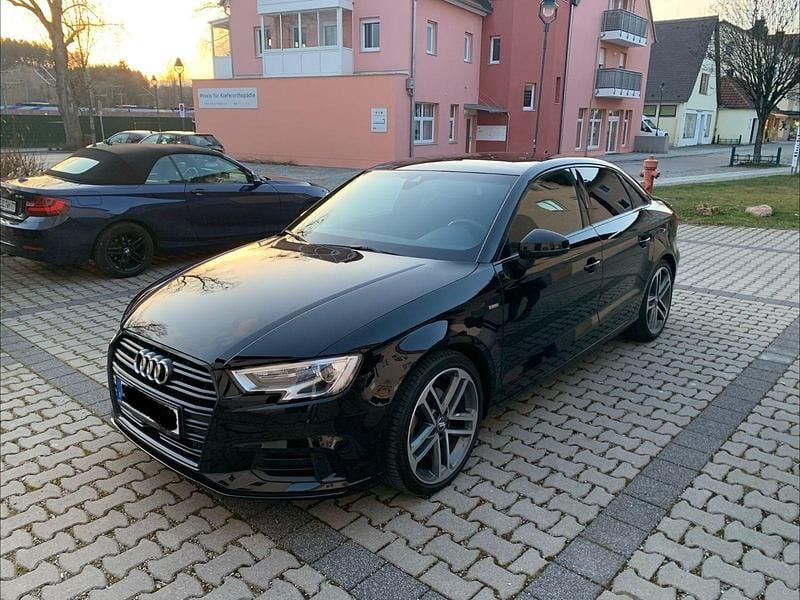 Schwarz Gebraucht 2018 Audi A3 S-Line Limousine | 18.700 € (Fairer Preis) - Bild 1/4