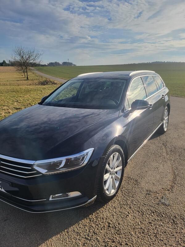 Schwarz Gebraucht 2018 VW Passat Kombi | 14.490 € (Guter Preis) - Bild 1/4