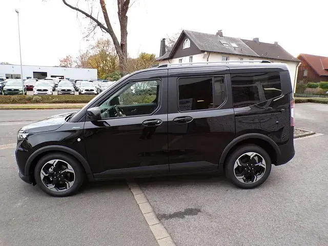Neu Ford Tourneo Courier Active 125 PS (91 kW) 2026 Schwarz metallic Van / Kleinbus