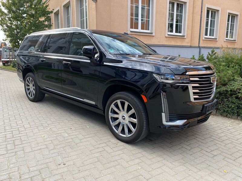 Schwarz Gebraucht 2022 Cadillac Escalade SUV | 97.999 € - Bild 1/4