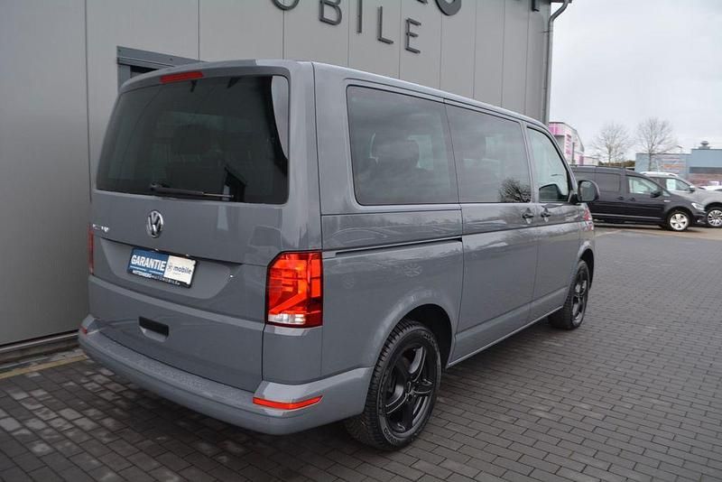 Gebraucht VW Multivan Family 150 PS (110 kW) 2021 Grau Van