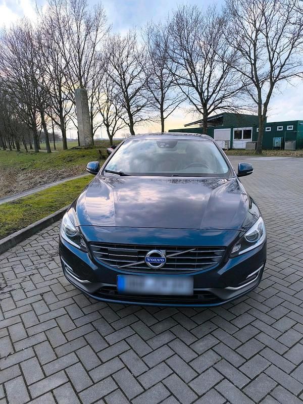 Gebraucht Volvo V60 181 PS (133 kW) 2014 Blau Kombi