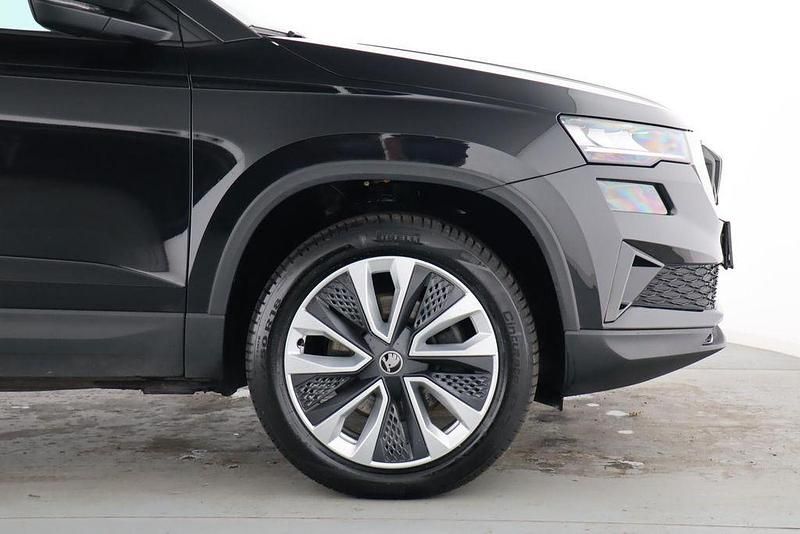 Gebraucht Skoda Karoq Selection 150 PS (110 kW) 2024 Schwarzmagic perleffekt SUV