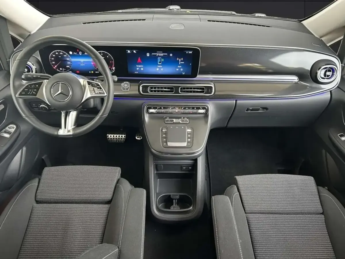 Gebraucht Mercedes V250 Style 190 PS (139 kW) 2025 Andere Van / Kleinbus