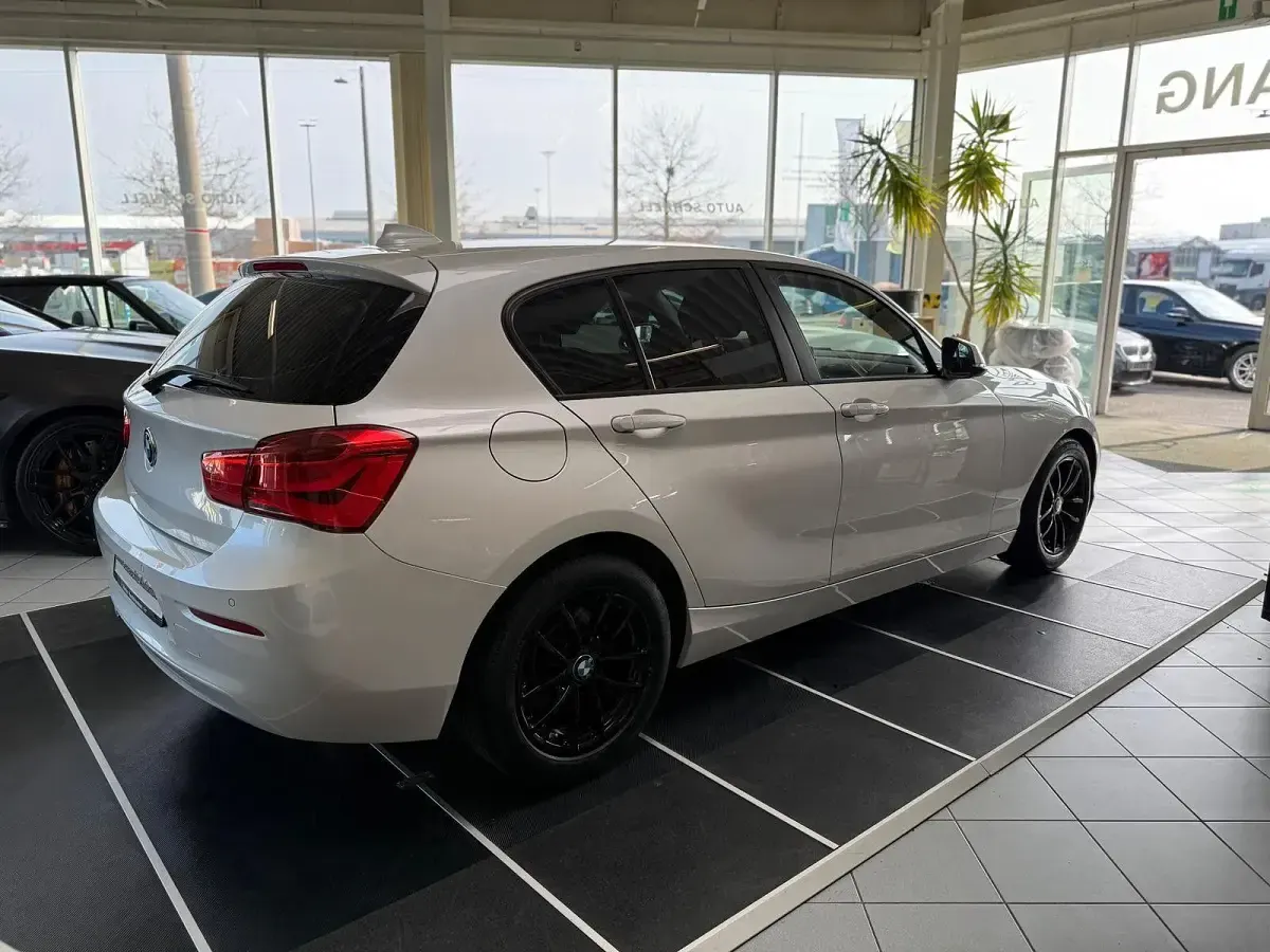 Gebraucht BMW 116 Advantage 116 PS (85 kW) 2016 Weiß Kleinwagen
