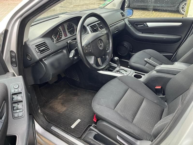 Gebraucht Mercedes B200 136 PS (100 kW) 2007 Silber Van / Kleinbus