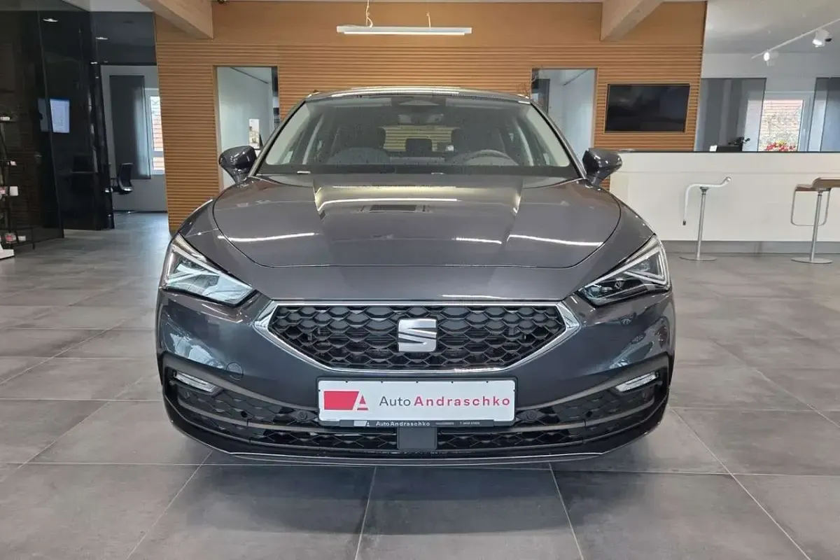 Neu Seat Leon Style 116 PS (85 kW) 2026 Grau Limousine