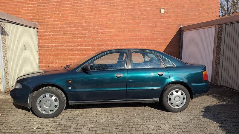 Gebraucht Audi A4 125 PS (91 kW) 1995 Grün Limousine