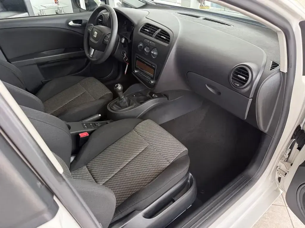 Gebraucht Seat Leon 105 PS (77 kW) 2011 Weiß Kleinwagen