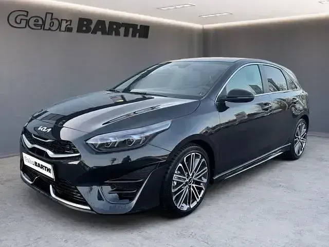 Neu Kia Ceed GT GT-Line 140 PS (102 kW) 2025 Schwarz Limousine