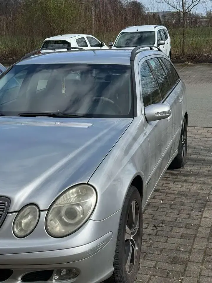 Gebraucht Mercedes E220 Classic 150 PS (110 kW) 2003 Kombi