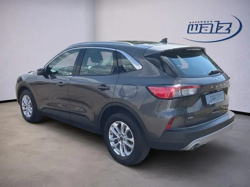 Gebraucht Ford Kuga Titanium 150 PS (110 kW) 2022 Grau SUV