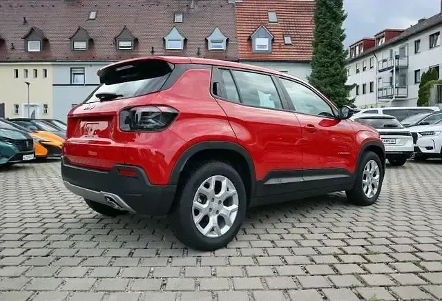 Gebraucht Jeep Avenger Altitude 101 PS (74 kW) 2024 Rot SUV