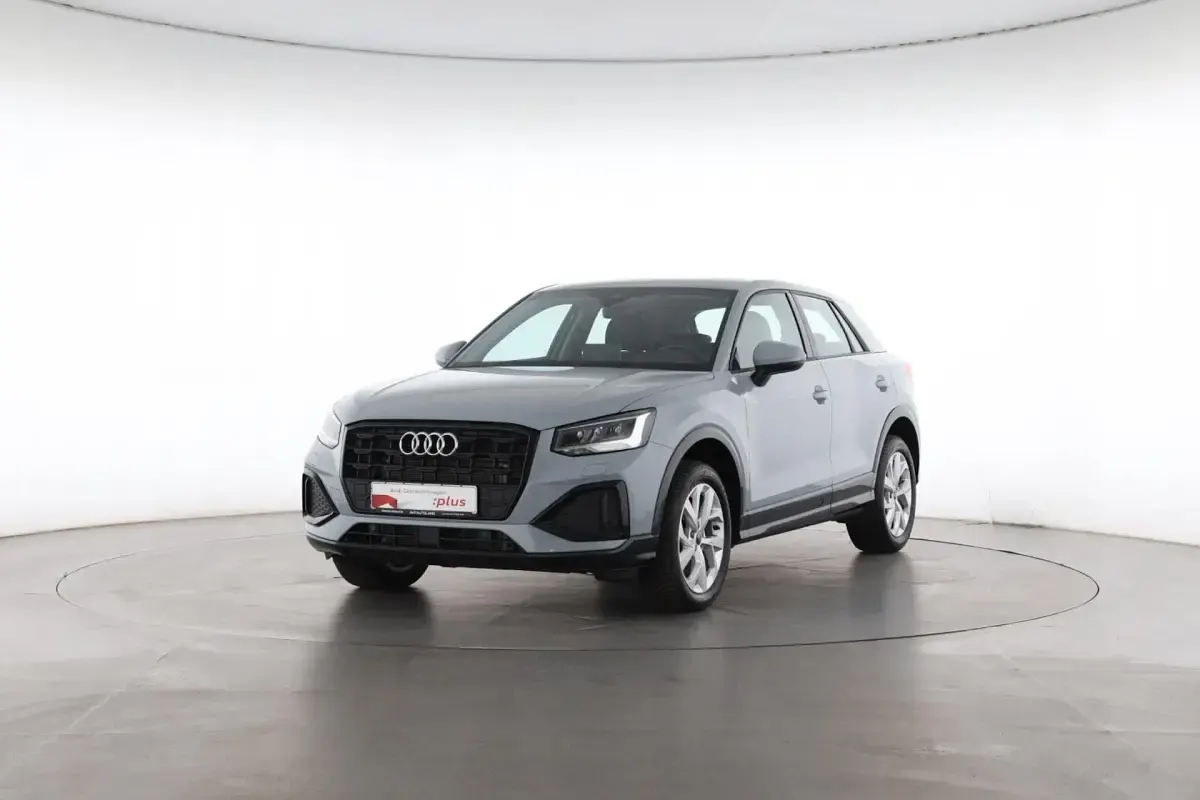 Gebraucht Audi Q2 Advanced Plus 150 PS (110 kW) 2025 Pfeilgrau perleffekt SUV