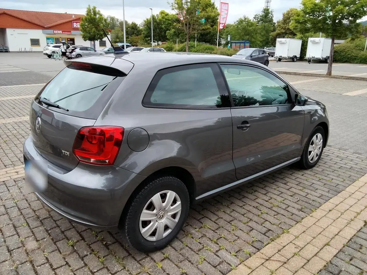Gebraucht VW Polo 75 PS (55 kW) 2012 Grau Kleinwagen