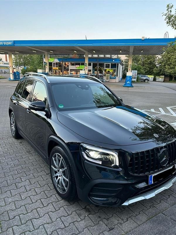 Schwarz Gebraucht 2021 Mercedes GLB35 AMG SUV | 38.990 € (Guter Preis) - Bild 1/4